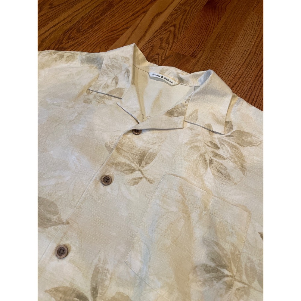 Tommy Bahama Mens Button Up Medium Cream Silk Leaf Print Camp Collar Shirt Beach